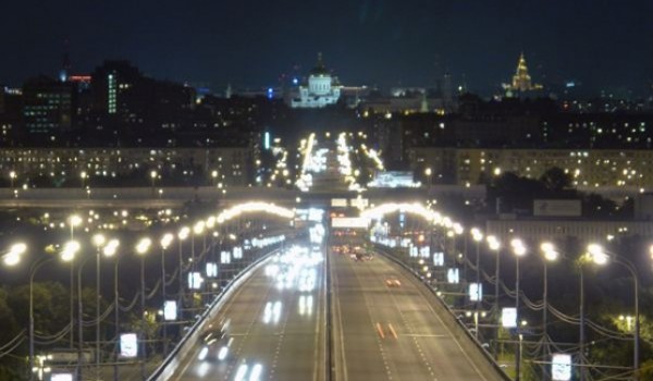 Власти Москвы намерены снизить интенсивность освещения наружной рекламы