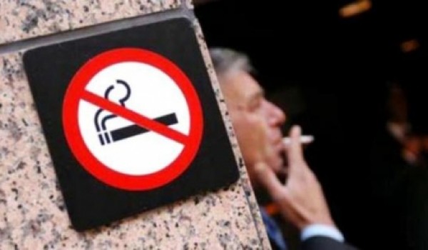 За курение в подъездах жилых домов в Москве будут штрафовать