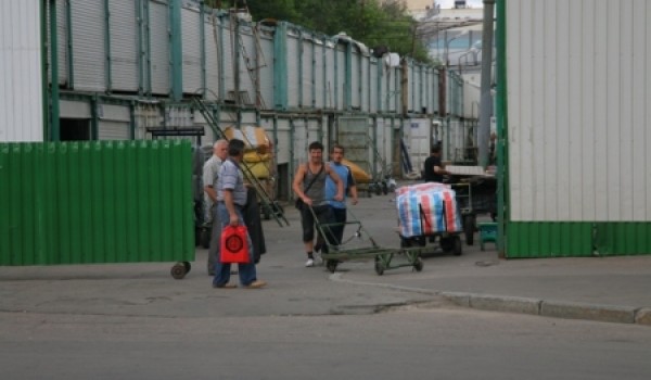 14 вещевых рынков закрыты в Москве