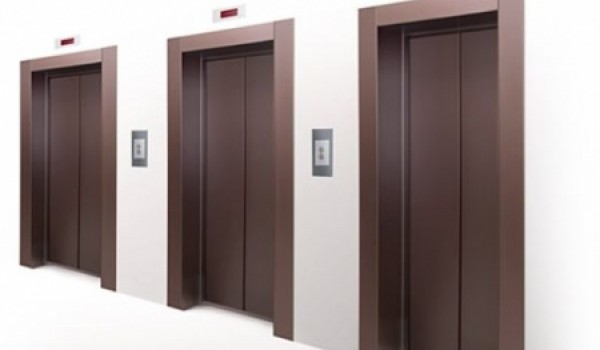 Торги по замене лифтов в жилых домах прошли в девяти округах Москвы