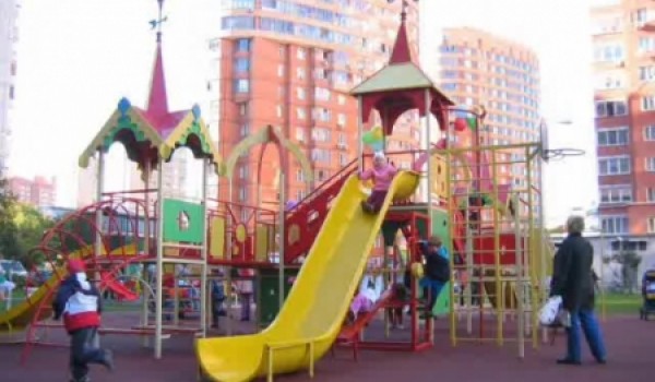 Работы по ремонту столичных дворов и подъездов близятся к завершению