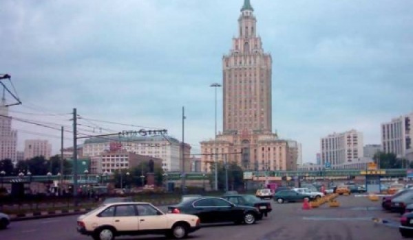 В январе-июне 2011 года столицу посетило порядка  2,1 миллиона иностранных туристов