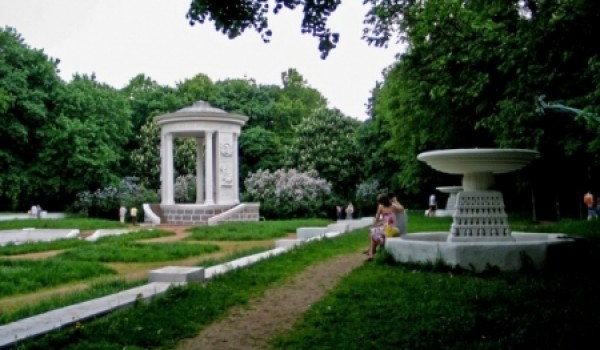 В ВАО К 2015 году столичные власти благоустроят Сиреневый сад