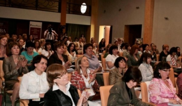С 5 декабря 2011 г. по 5 февраля 2012 г. в Москве пройдет городской конкурс "Женщина – директор года"