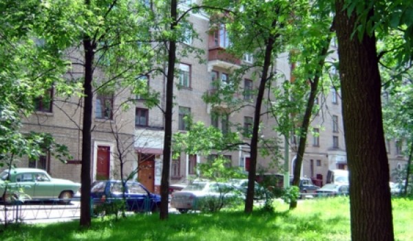 С 2012 года власти города начнут приводить все дворы и подъезды к новому стандарту