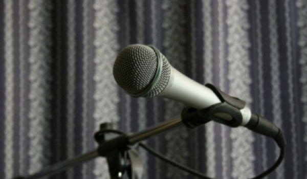 12 февраля начинается отбор участников для участия в Конкурсе патриотической песни среди семей города Москвы «Поющий папа»