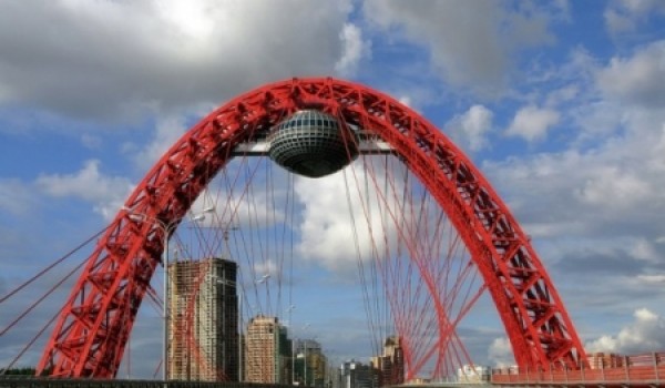 В 2012 году в СЗАО под Живописным мостом будет организована парковка