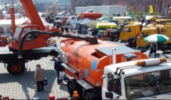 В выставочном центре "Гостинный двор" прошла международная специализированная выставка ДОРКОМЭКСПО 2012