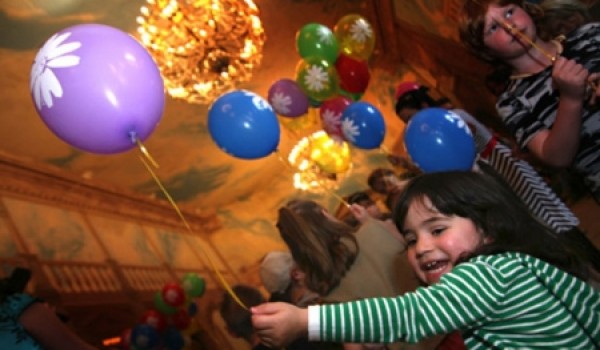 14 мая в телецентре Останкино состоится гала-концерт XII фестиваля детского творчества для детей-инвалидов «От сердца к сердцу»