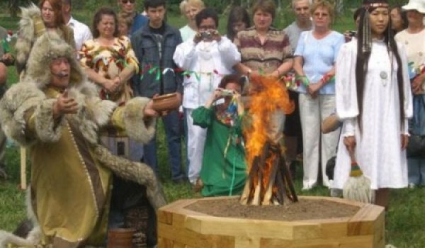 10 июня в Коломенском пройдет праздник Ысыах, посвященный 380-летию вхождения Якутии в состав Российского государства и 90-летию образования Республики Саха (Якутия)