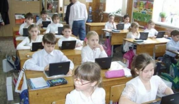 Власти столицы в 8 раз увеличили финансирование для приобретения учебного оборудования для начальной школы