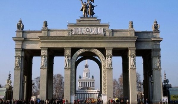 С 17 по 25 августа Правительством Москвы планируется проведение выставок "Школьная ярмарка от А до Я" и "Современный ребенок"