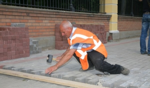 Москва намерена постепенно отказываться от услуг иностранцев, заменяя их рабочими из российских регионов