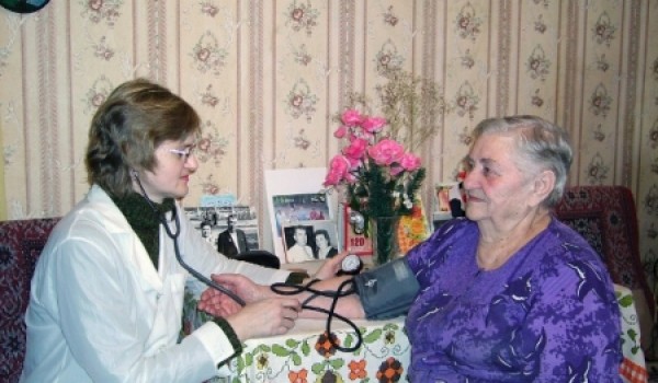 С сентября 2012 года в столице начала работу новая служба «Мобильная приемная социальной защиты»
