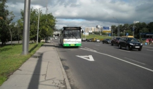 В Москве будут увеличивать количество выделенных полос для общественного транспорта