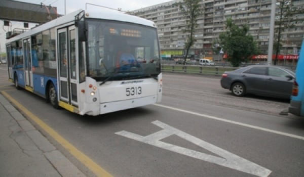К 1 ноября московские власти запустят 7 выделенных полос для общественного транспорта