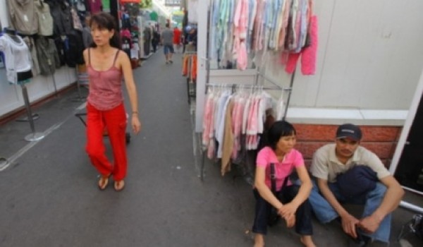 Порядок на рынках, расположенных на присоединенных территориях, столичные власти наведут до лета 2013 года