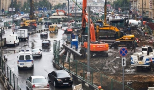 К 2016 году планируется завершить строительство дублеров Кутузовского проспекта