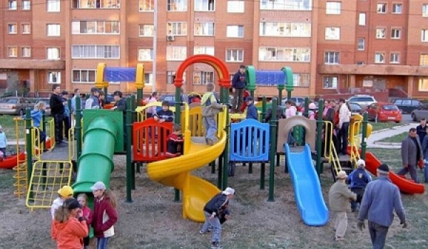 Игровые площадки в столичных парках начнут работать по принципу детских садов