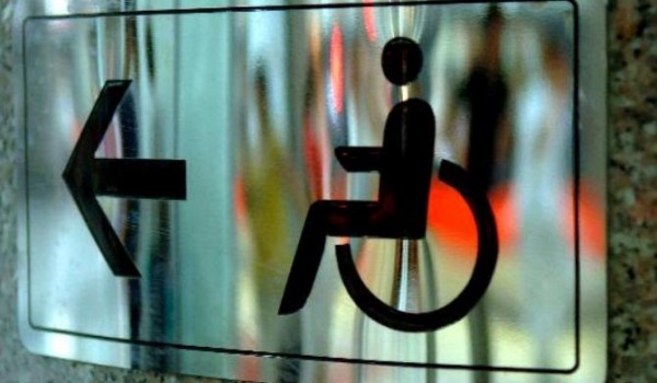 В московском метрополитене появятся специальные места для инвалидов