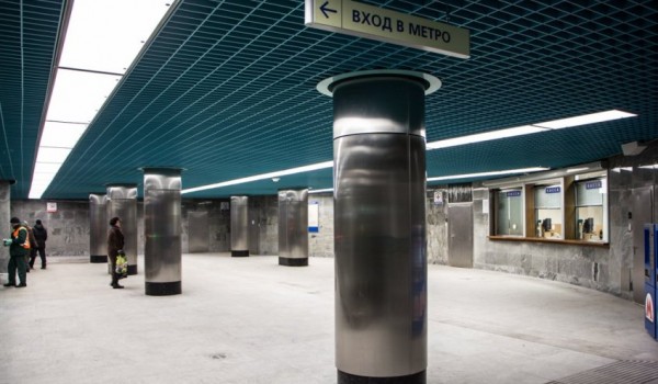 Для слабовидящих и слепых пассажиров на новых станциях метро платформы обозначат тактильной плиткой