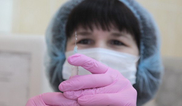 Власти Москвы планируют завершить вакцинацию населения от гриппа до конца октября