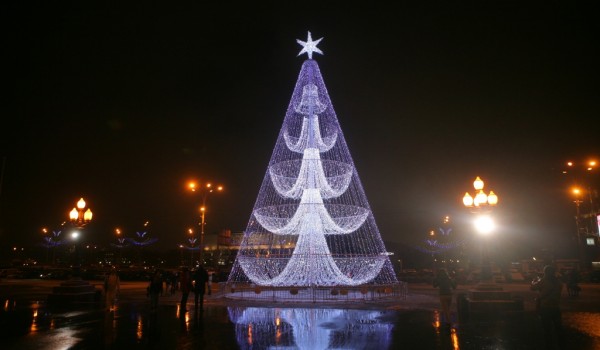 Столичные парки в дни новогодних каникул представят большую праздничную программу