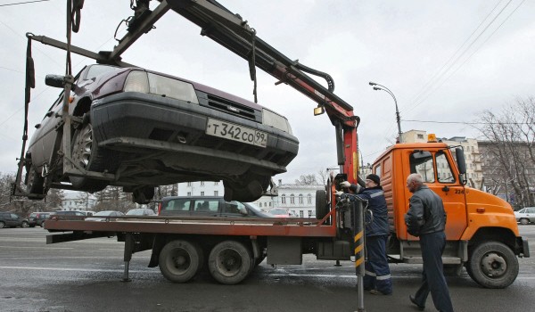 О готовящейся эвакуации автомобиля москвичи узнают из SMS
