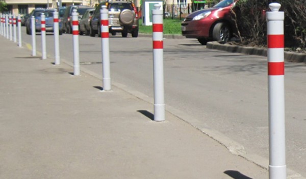 В 19 переулках центра города установили ограничительные столбики