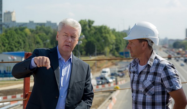 Сергей Собянин открыл движение по съезду и путепроводу на развязке Можайского шоссе и МКАД