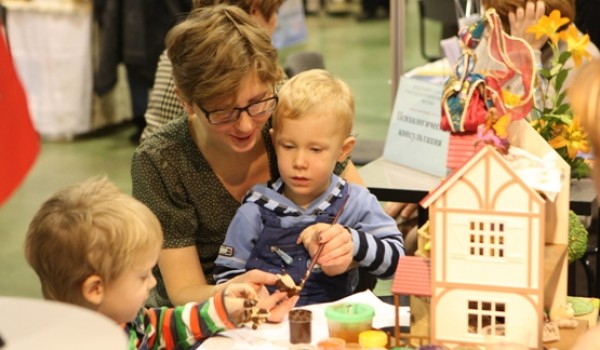 На столичных предприятиях внедряются программы поддержки работающих мам