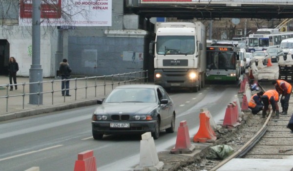 Городские власти проведут реконструкцию железнодорожного моста через улицу Русаковская