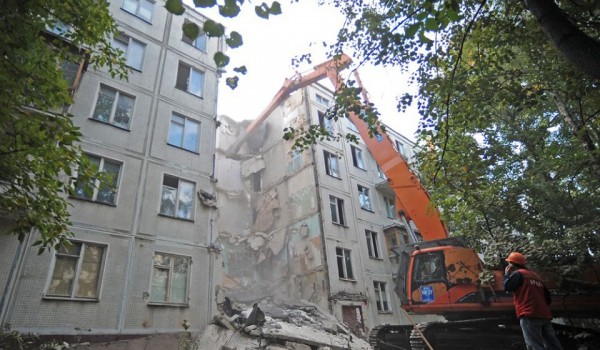 Демонтированы два здания первого периода индустриального домостроения