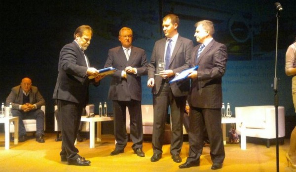 Олег Рындин вручил награды за лучшие решения в области архитектурно-строительного проектирования