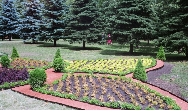 «Мосзеленхоз» приступил к финальной части работ по цветочному оформлению Москвы в 2014 году