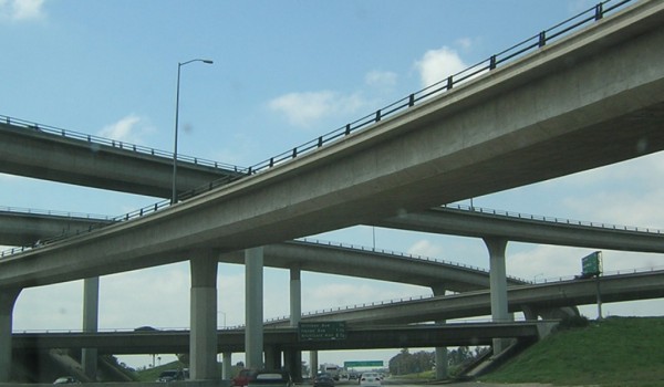 На пересечении МКАД и Можайского шоссе построена новая эстакада и путепровод