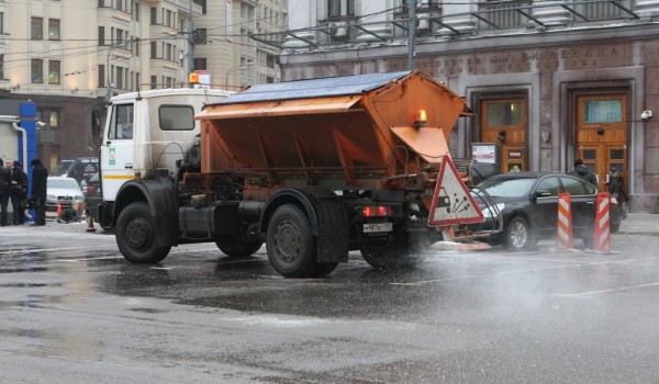 За сутки в столице было израсходовано более 3,3 тысяч тонн реагентов