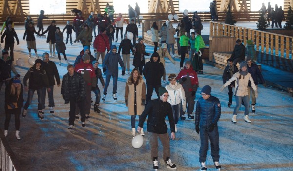 В конце ноября на ВДНХ откроется каток размером около 53 тыс. кв.м