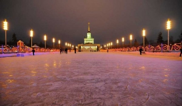 Самый большой каток в Москве откроется на ВДНХ в конце ноября