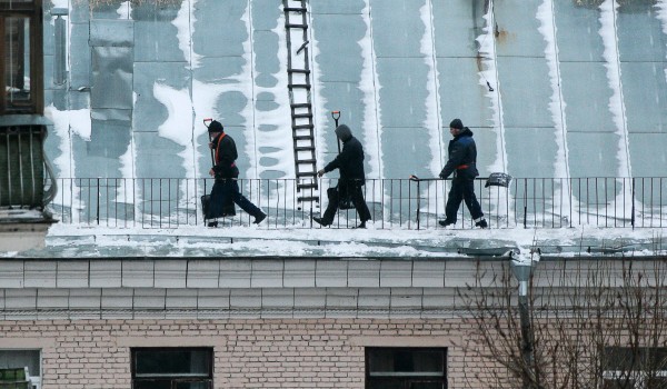 В Москве более 6 тыс. нежилых зданий со скатными кровлями, подлежащими первоочередной очистке