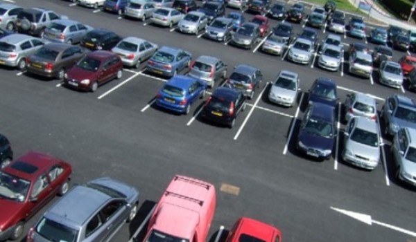 Городские власти легализуют незаконные парковки
