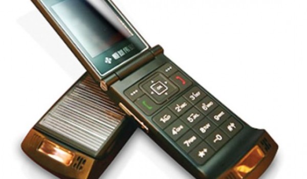 В Новогоднюю ночь москвичи совершили 390 млн звонков по мобильным телефонам