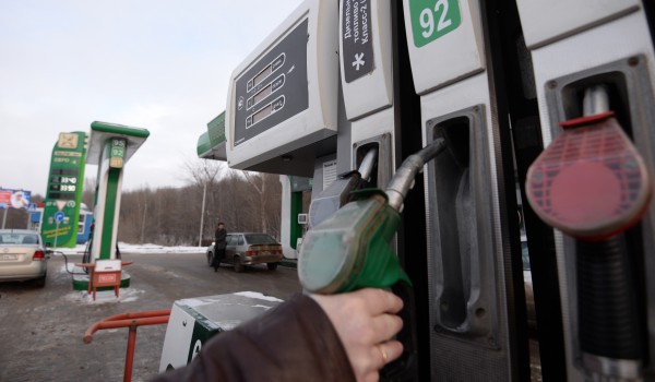 Москва планирует выделить до 57 млн рублей на закупку автомобильного топлива в 2015 году