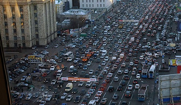 В 2015 году на дорогах столицы появится 200 тысяч новых машин