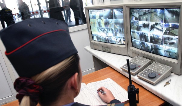 Сергей Собянин отметил, что записи с городских видеокамер используется при расследовании 70% преступлений