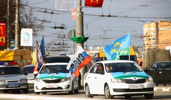 Участники автопробега "Перекличка поколений" направляются в Крым