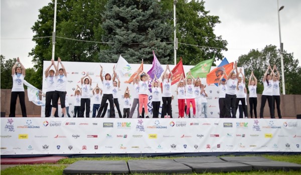 В День защиты детей на Воробьевых горах самым активным школьникам Москвы вручат отличительные знаки