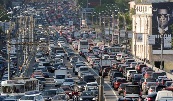 Порядка 110 тысяч автомобилей зарегистрировано в Москве и МО с начала 2015 года