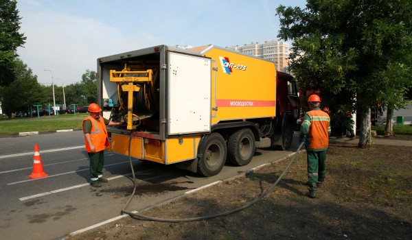 На столичных улицах для оперативного устранения возможных подтоплений дежурят почти 850 рабочих