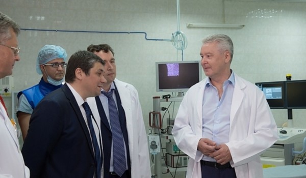 Правительство Москвы оказывает активную помощь Севастополю по поручению Путина